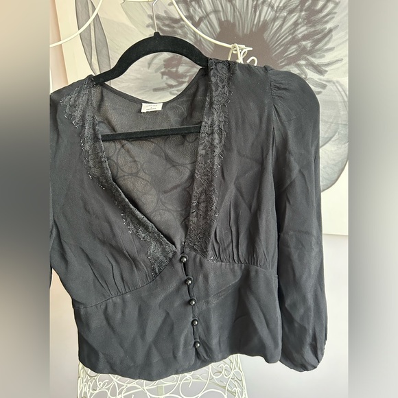 Aritzia blouse - Picture 3 of 4